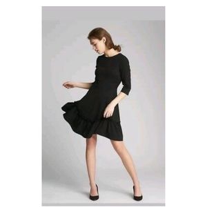 Super cute black dress!